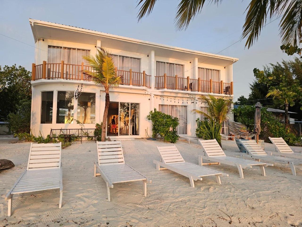 דיפושי The Sunset Villa מראה חיצוני תמונה